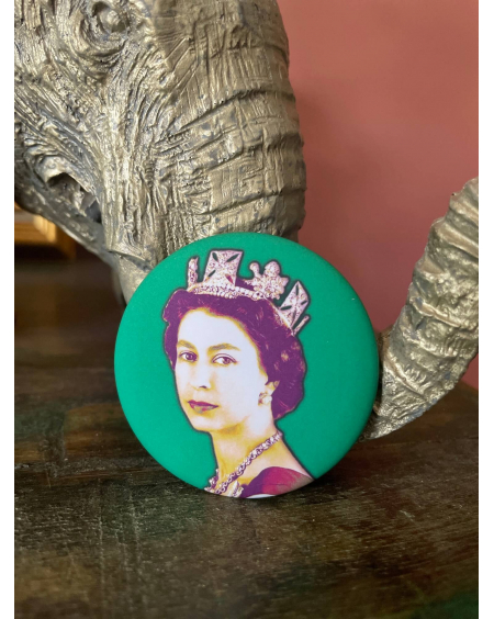 Badge Queen Elizabeth 11