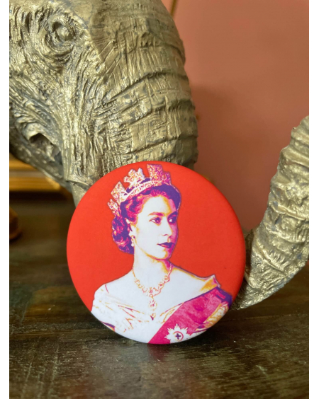 Badge Queen Elizabeth 13