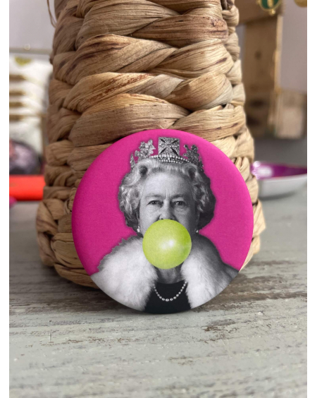 Badge Queen Elizabeth 18