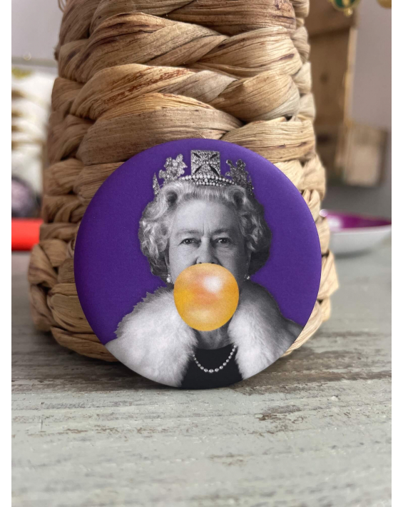 Badge Queen Elizabeth 19