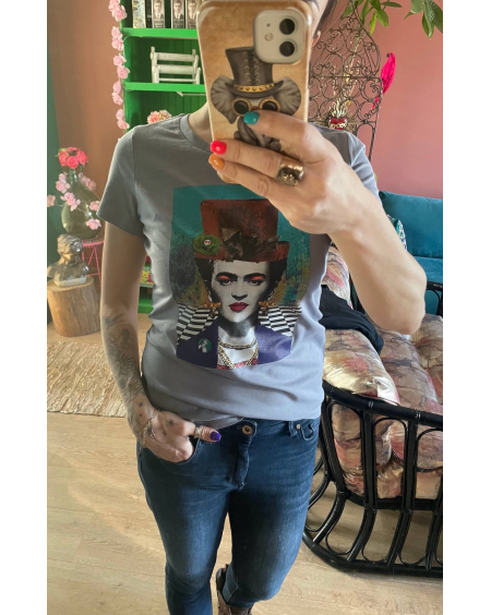 T-shirt God saves Frida
