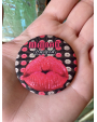 Badge Maman Bisous rouge - 45mm