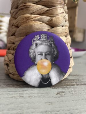 The bubble Queen (violet)