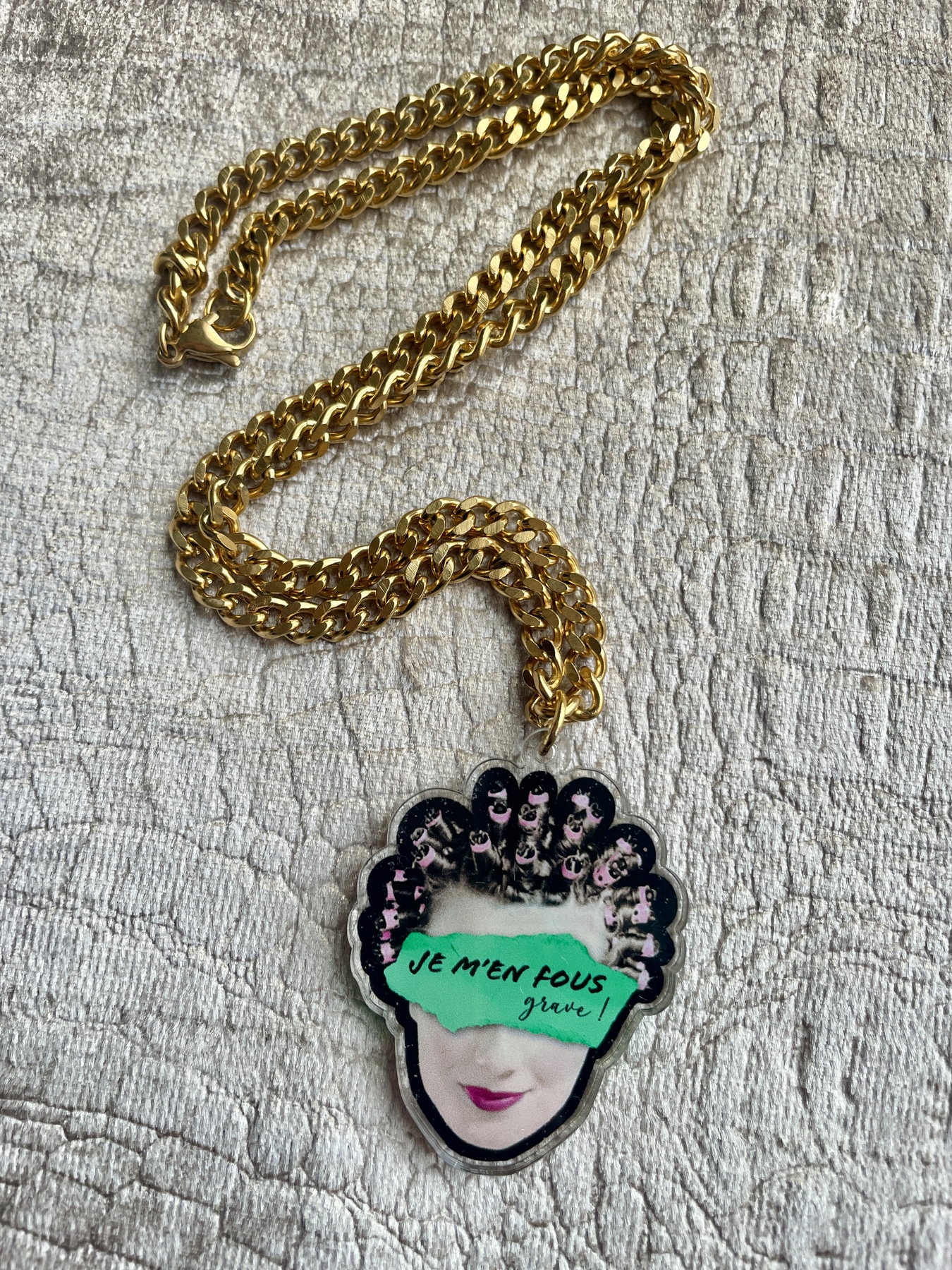 Collier Je m'en fous grave !